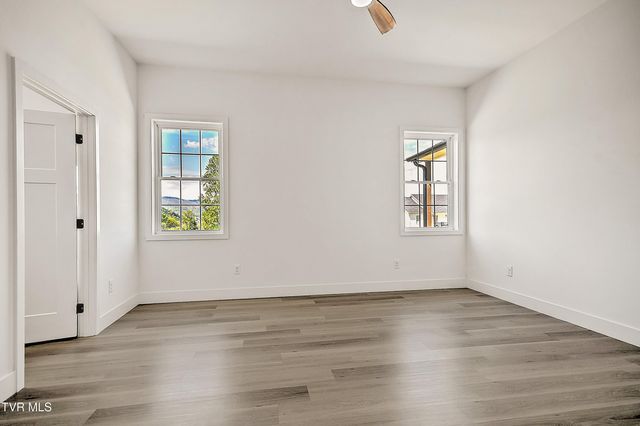 137 Crestview Drive, Elizabethton, TN 37643