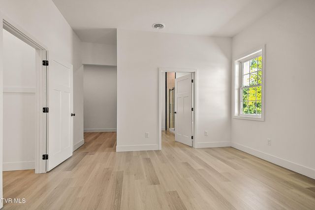 137 Crestview Drive, Elizabethton, TN 37643