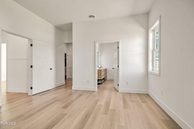 137 Crestview Drive, Elizabethton, TN 37643