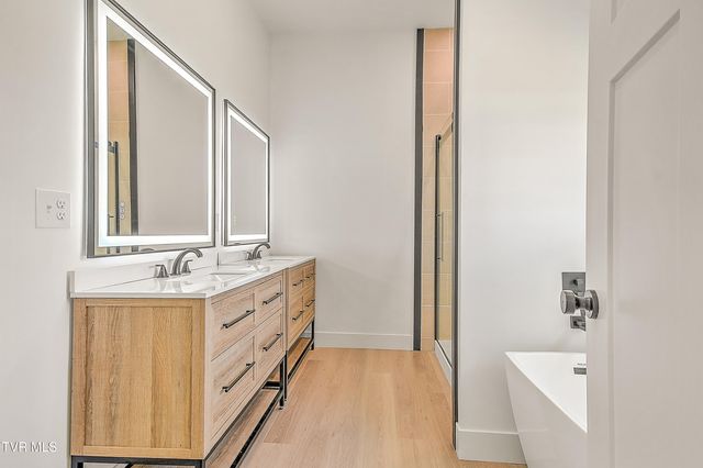 137 Crestview Drive, Elizabethton, TN 37643