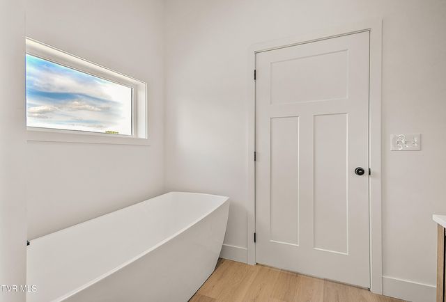 137 Crestview Drive, Elizabethton, TN 37643