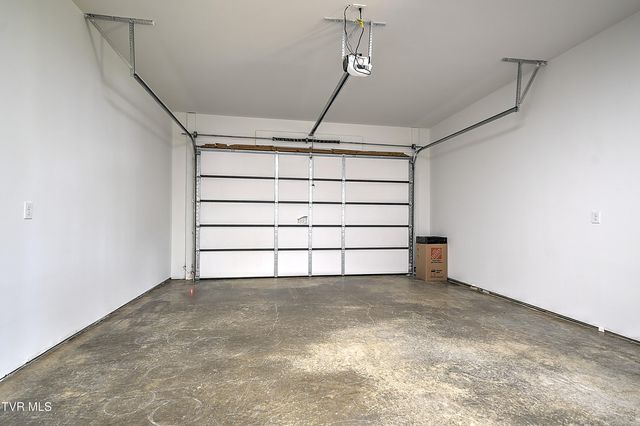 137 Crestview Drive, Elizabethton, TN 37643