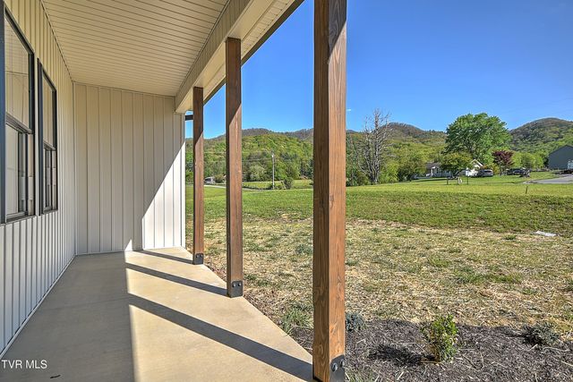 137 Crestview Drive, Elizabethton, TN 37643