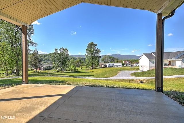 137 Crestview Drive, Elizabethton, TN 37643