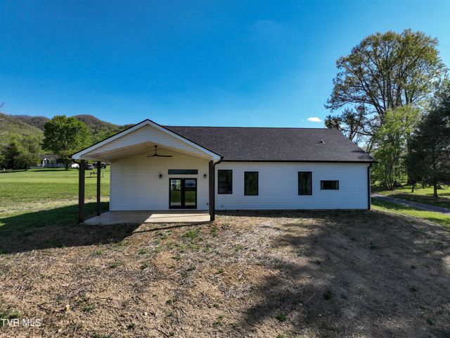 137 Crestview Drive, Elizabethton, TN 37643