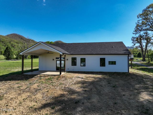 137 Crestview Drive, Elizabethton, TN 37643