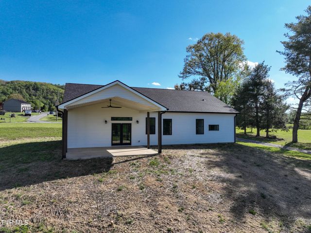 137 Crestview Drive, Elizabethton, TN 37643