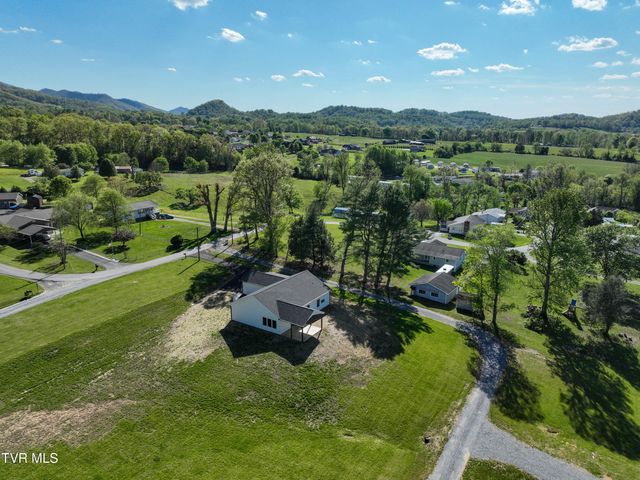 137 Crestview Drive, Elizabethton, TN 37643
