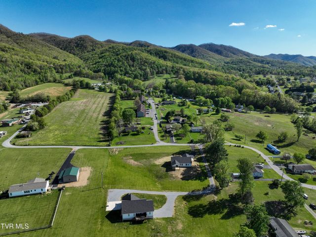 137 Crestview Drive, Elizabethton, TN 37643