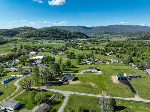 137 Crestview Drive, Elizabethton, TN 37643