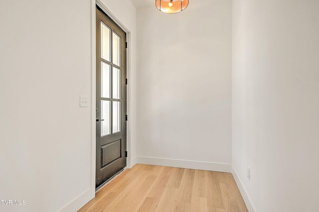 137 Crestview Drive, Elizabethton, TN 37643