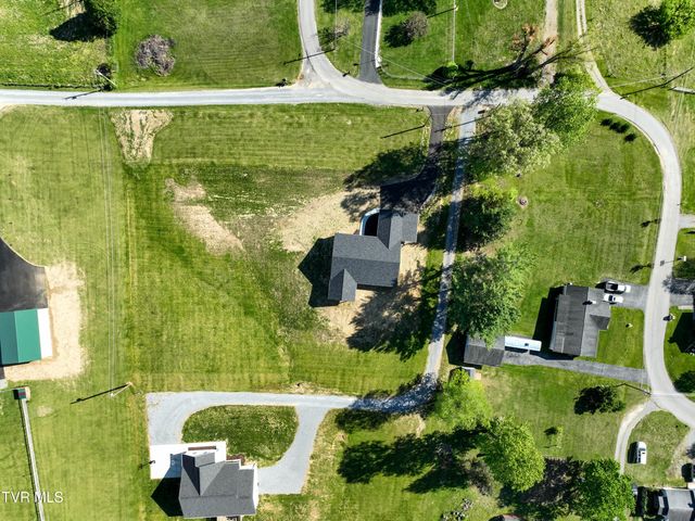 137 Crestview Drive, Elizabethton, TN 37643