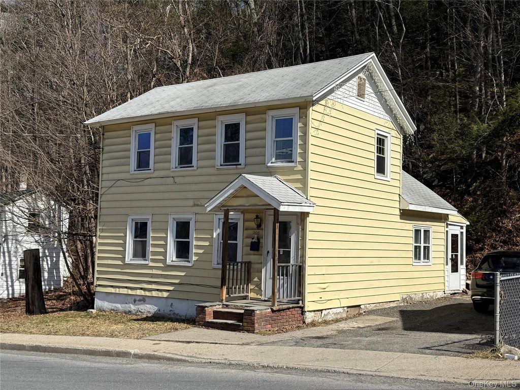 208 Center Street, Ellenville, NY 12428