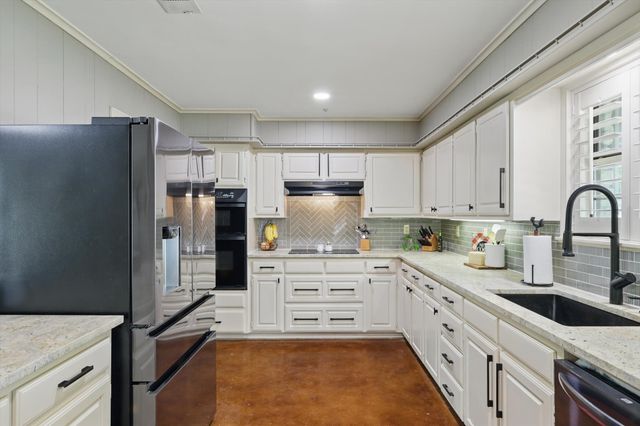 1904 Oak Ridge Trail, Bridgeport, TX 76426