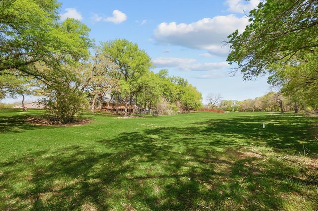 1904 Oak Ridge Trail, Bridgeport, TX 76426