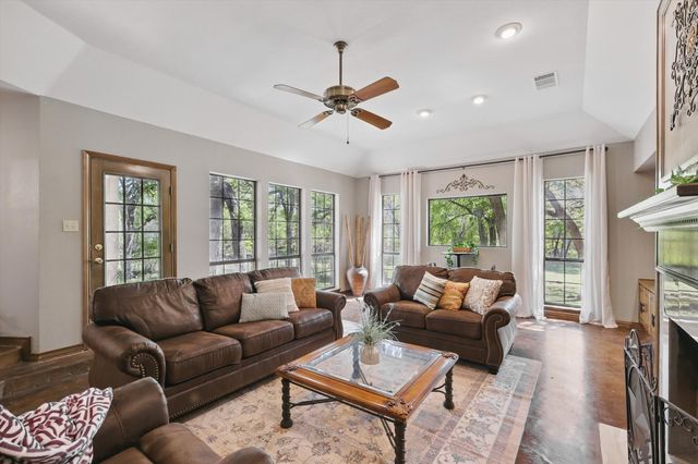1904 Oak Ridge Trail, Bridgeport, TX 76426