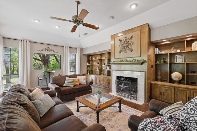 1904 Oak Ridge Trail, Bridgeport, TX 76426