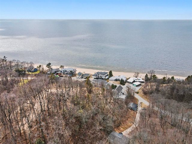 17778 North Shore Estates Road, Spring Lake, MI 49456