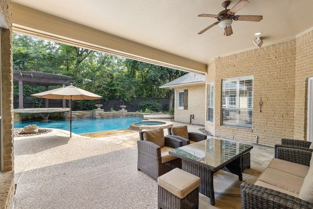 74 W Thymewood Place, The Woodlands, TX 77382