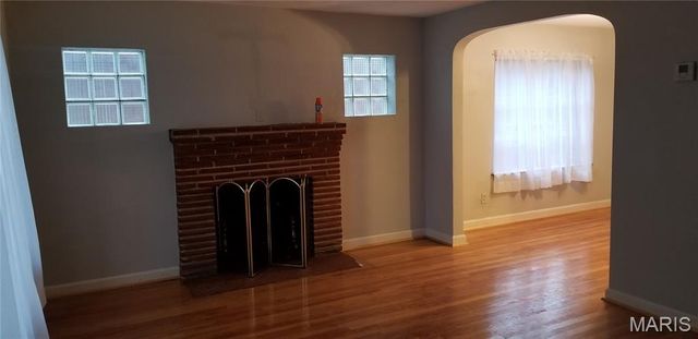 6914 Willow Wood Drive, St Louis, MO 63121