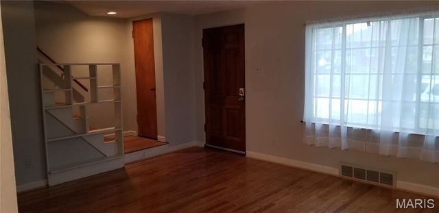 6914 Willow Wood Drive, St Louis, MO 63121