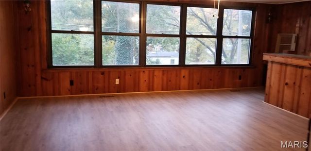 6914 Willow Wood Drive, St Louis, MO 63121