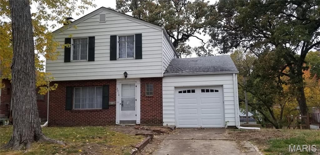 6914 Willow Wood Drive, St Louis, MO 63121