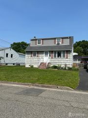 130 2nd Street, Middlesex, NJ 08846
