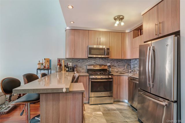 208 Beach 124th Street 6, Far Rockaway, NY 11694