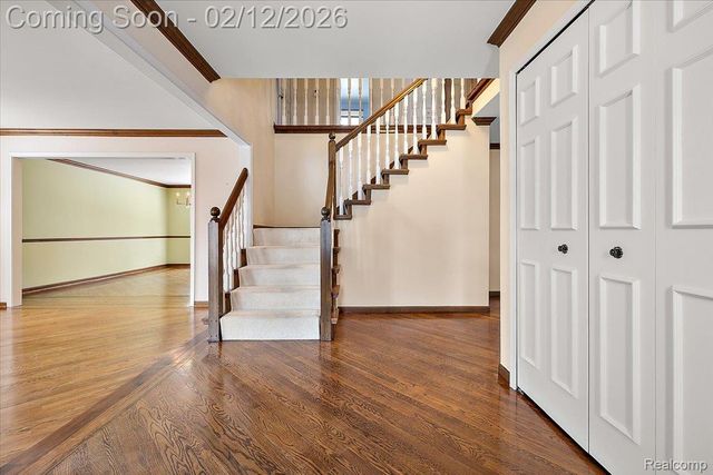 2291 Red Maple Drive, Troy, MI 48098