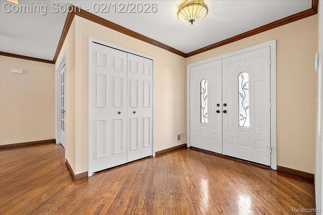 2291 Red Maple Drive, Troy, MI 48098