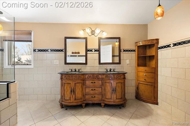 2291 Red Maple Drive, Troy, MI 48098