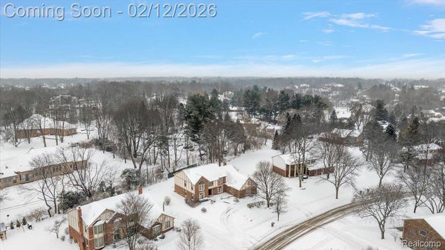 2291 Red Maple Drive, Troy, MI 48098