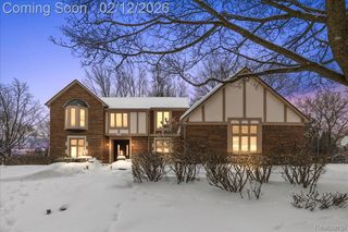 2291 Red Maple Drive, Troy, MI 48098