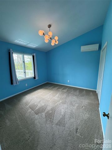 365 Trout Brook Loop, Newland, NC 28657