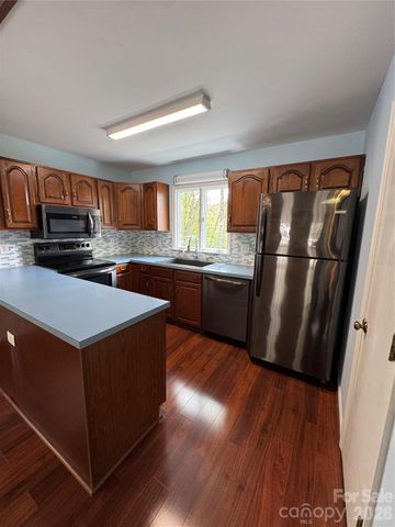 365 Trout Brook Loop, Newland, NC 28657