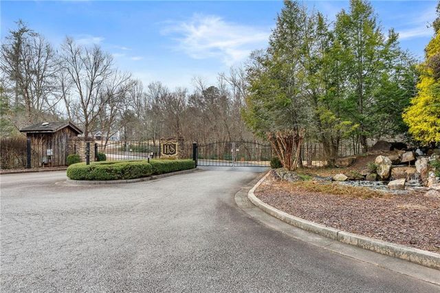 206 Shoals Way, Clarkesville, GA 30523