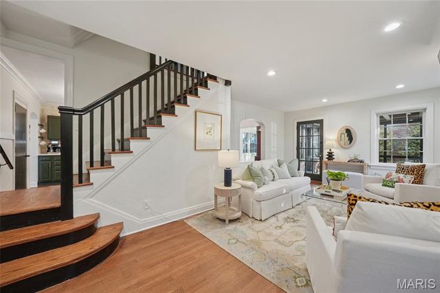 514 Angenette Avenue, Kirkwood, MO 63122