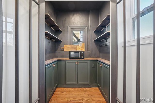 514 Angenette Avenue, Kirkwood, MO 63122