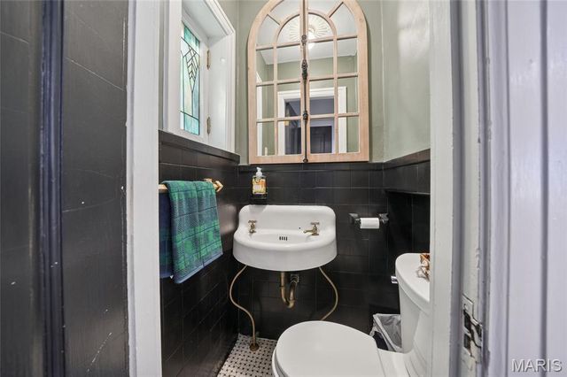 514 Angenette Avenue, Kirkwood, MO 63122