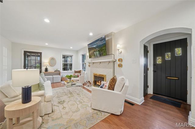 514 Angenette Avenue, Kirkwood, MO 63122