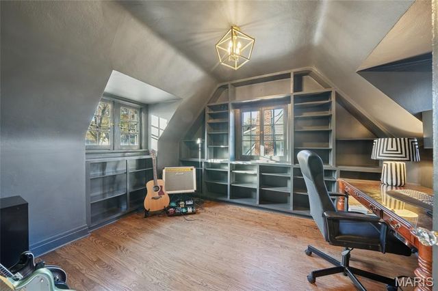 514 Angenette Avenue, Kirkwood, MO 63122