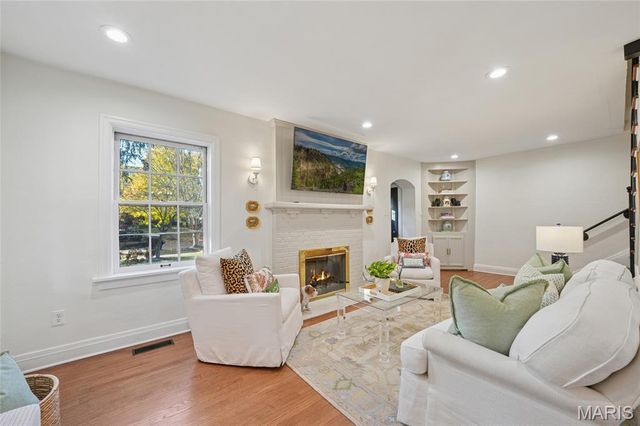 514 Angenette Avenue, Kirkwood, MO 63122