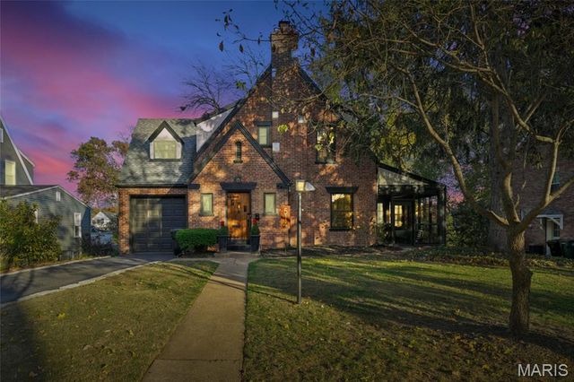 514 Angenette Avenue, Kirkwood, MO 63122