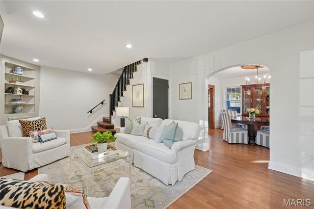 514 Angenette Avenue, Kirkwood, MO 63122