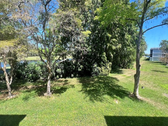 8305 NW 61st St 203, Tamarac, FL 33321