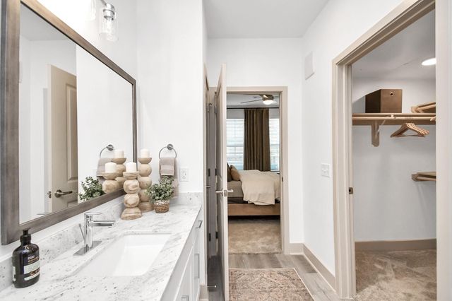 2020 Grandway Drive 5104, Katy, TX 77449