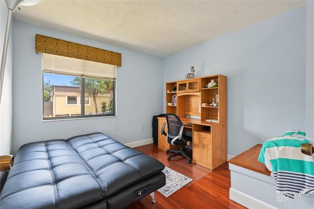 8414 17TH STREET N, St Petersburg, FL 33702
