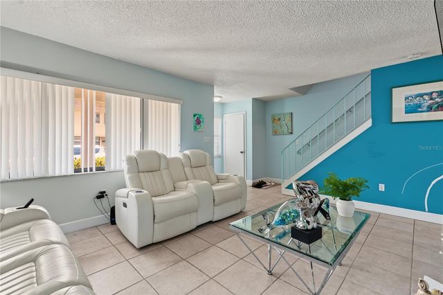 8414 17TH STREET N, St Petersburg, FL 33702