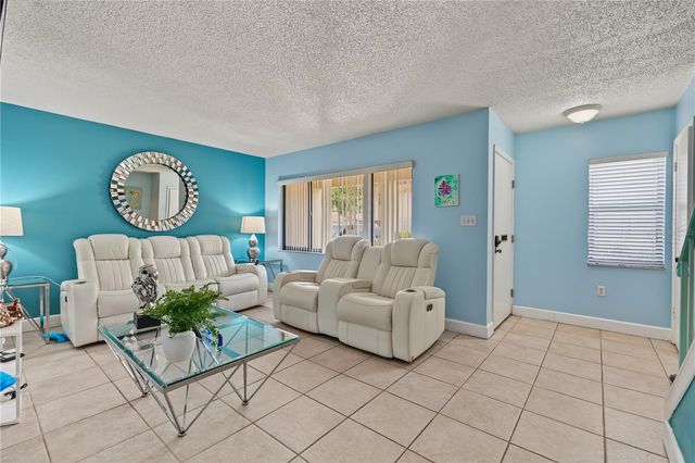 8414 17TH STREET N, St Petersburg, FL 33702